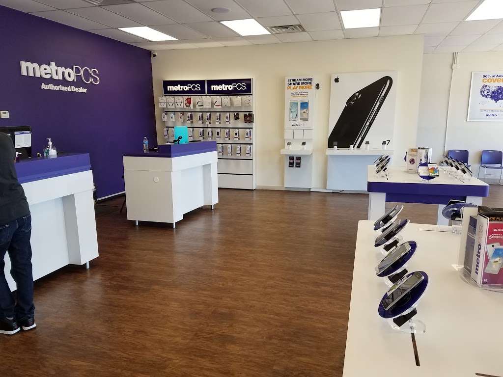 Metro by T-Mobile | 4402 San Pedro Ave, San Antonio, TX 78212, USA | Phone: (210) 988-5436