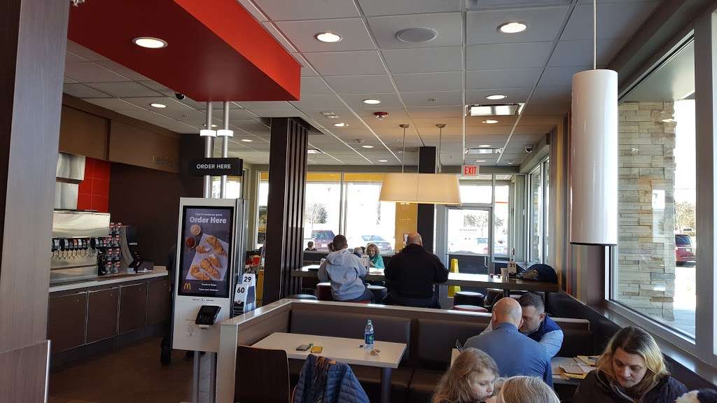 McDonalds | 143 Medway Rd, Milford, MA 01757 | Phone: (508) 473-3205