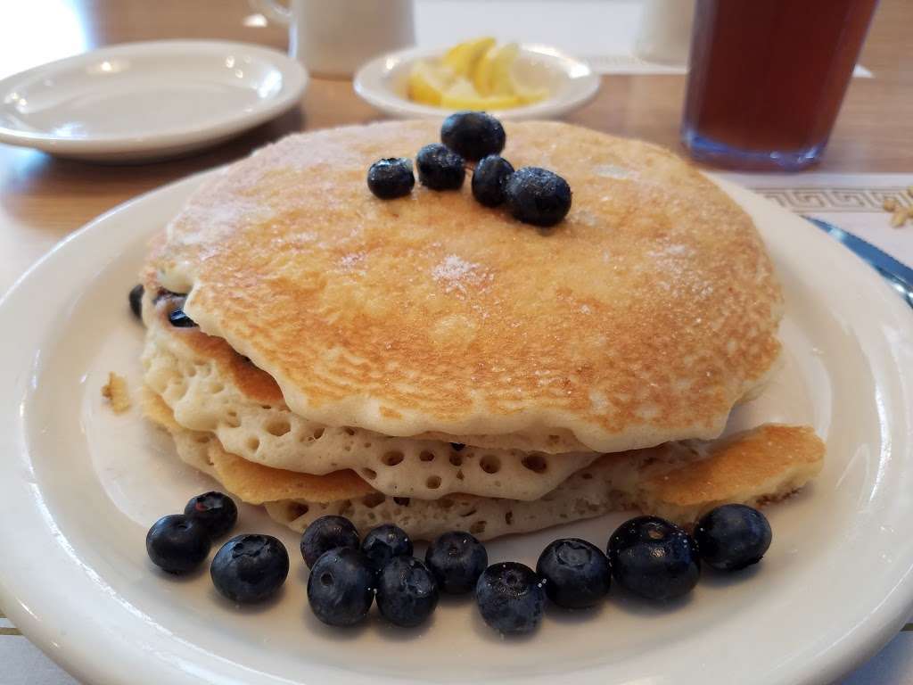 Dinos Restaurant | 2080 Niles Ave #400, St Joseph, MI 49085, USA | Phone: (269) 982-0229