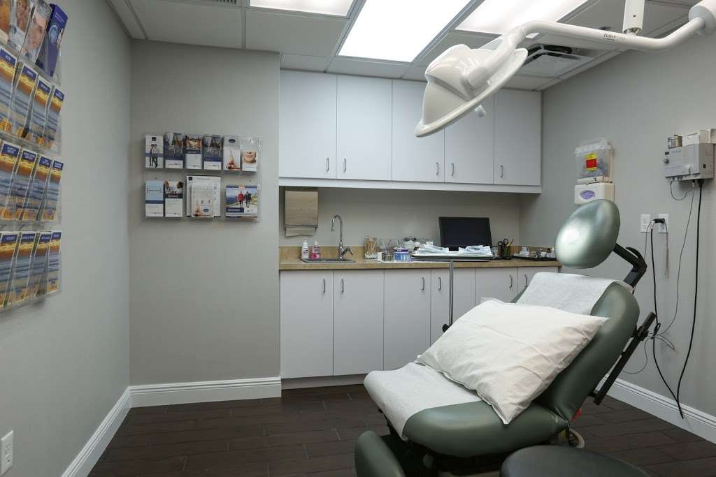 Waters Edge Dermatology | 6642 W Atlantic Ave, Delray Beach, FL 33446 | Phone: (561) 921-2221