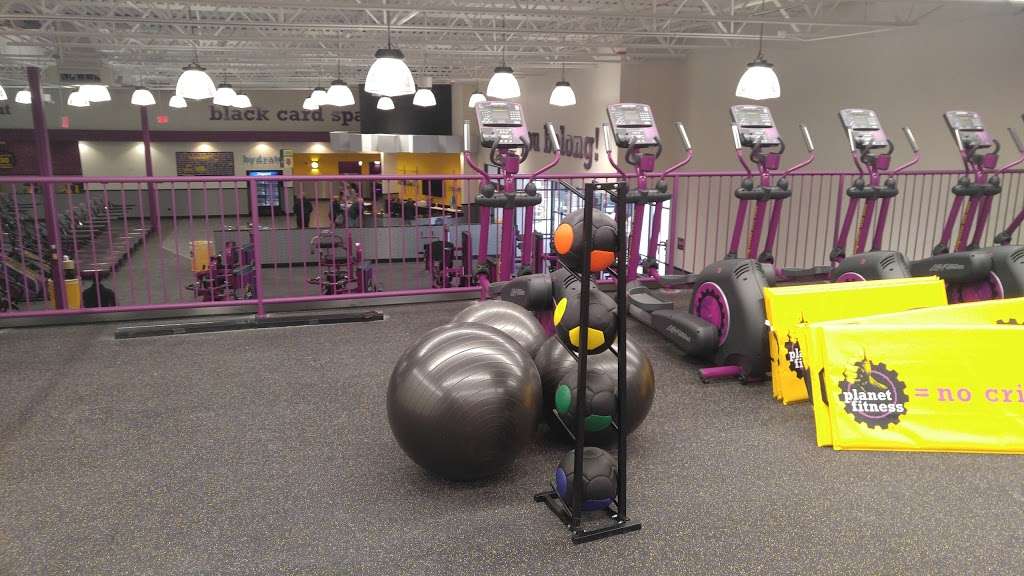 Planet Fitness | 8625 Woodward Ave, Woodridge, IL 60517, USA | Phone: (630) 324-8168