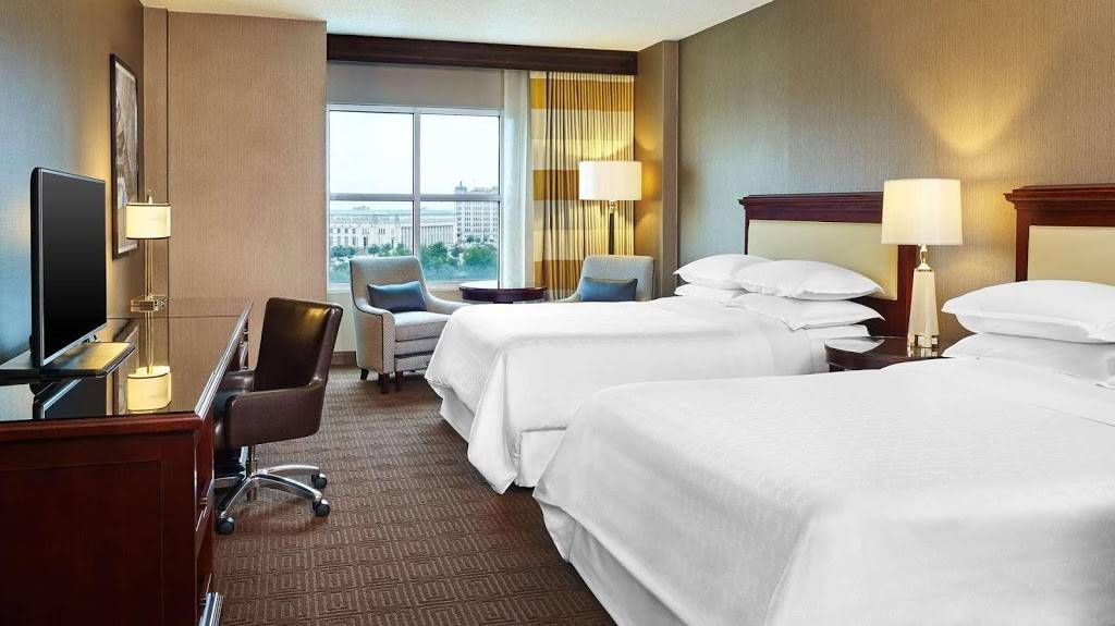 Sheraton Fort Worth Downtown Hotel | 1701 Commerce St, Fort Worth, TX 76102, USA | Phone: (817) 335-7000