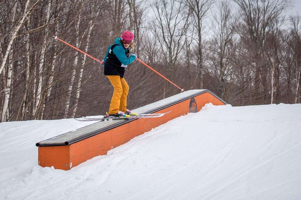 Beyond the Boundaries Snowboard Camp | 300 Rudetown Rd, Hamburg, NJ 07419, USA