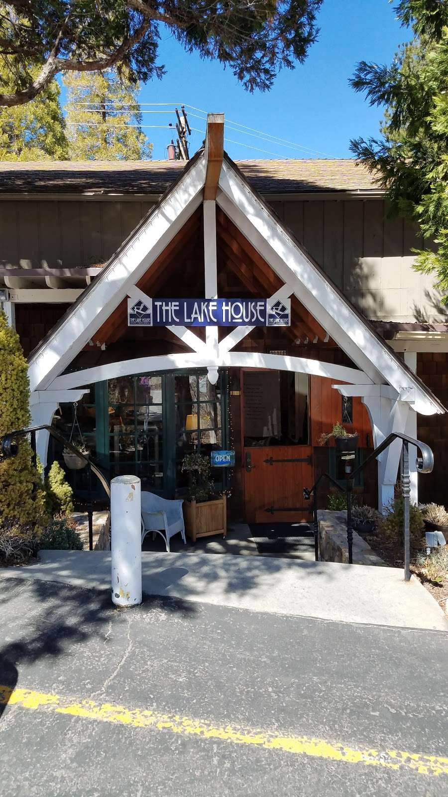 The Lake House - Furniture and Antiques | 28966 Hook Creek Rd, Cedar Glen, CA 92321, USA | Phone: (909) 337-7676