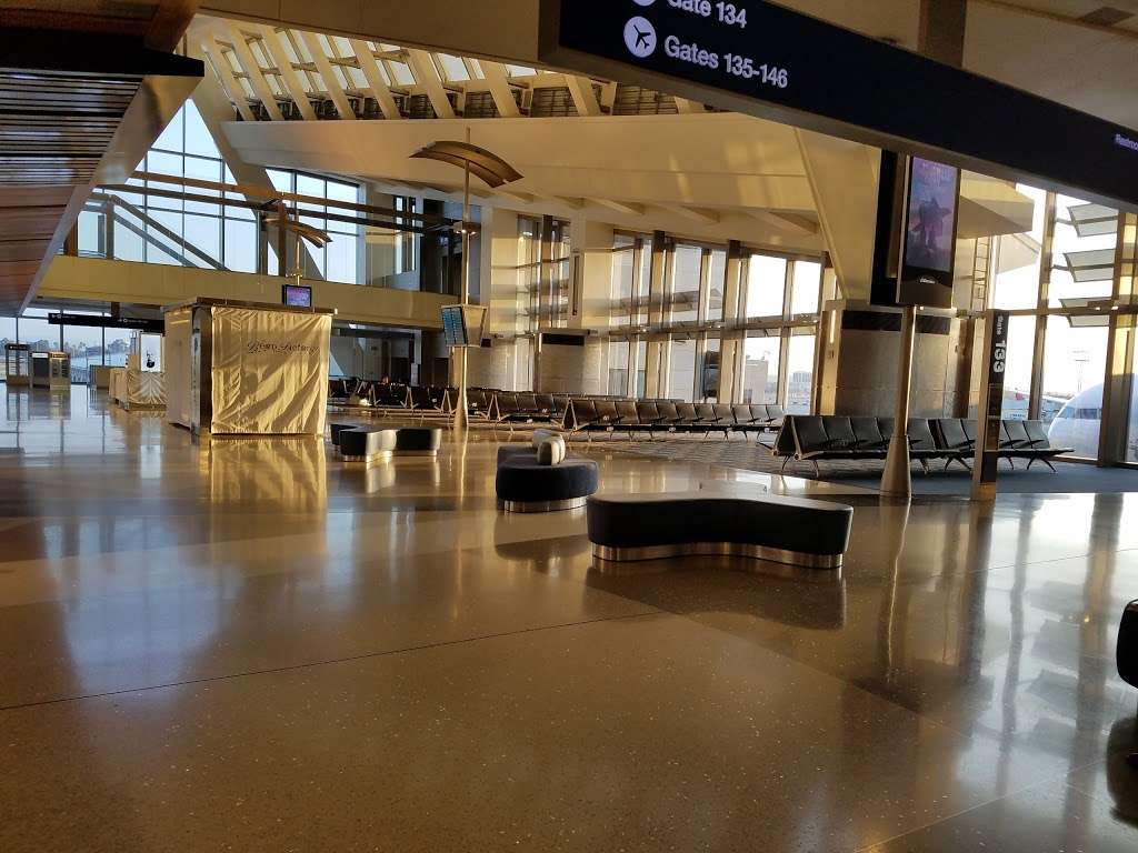 G Shuttle Stop at Intl Terminal Lower Level | Los Angeles, CA 90045, USA