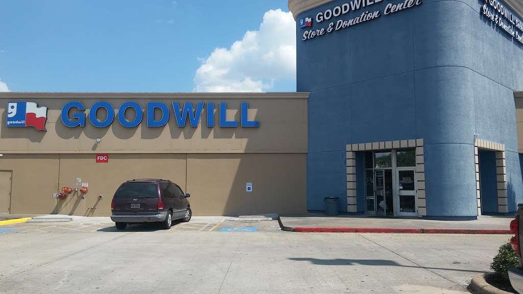 Goodwill Houston Select Stores | 171 N Sam Houston Pkwy E, Houston, TX 77060, USA | Phone: (713) 970-1657