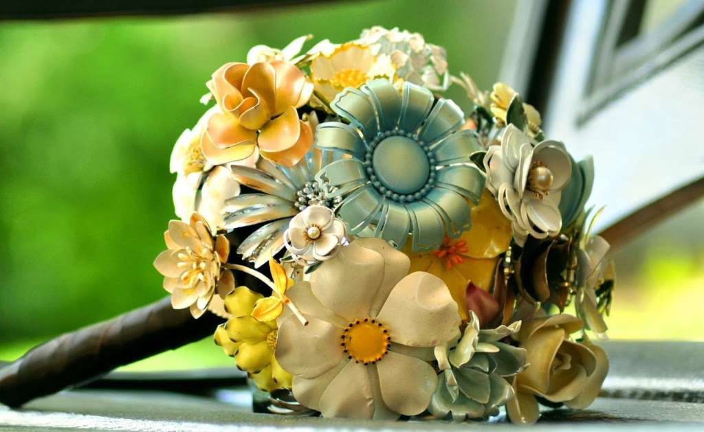 Lionsgate Designs - Wedding Brooch Bouquets | 1055 S 112th St, Lafayette, CO 80026, USA | Phone: (303) 665-6525