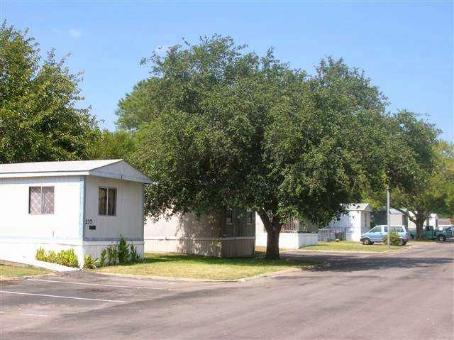 River Oaks Manufactured Home Community | 1601 Miller Ferry Rd, Wilmer, TX 75172, USA | Phone: (972) 441-3010