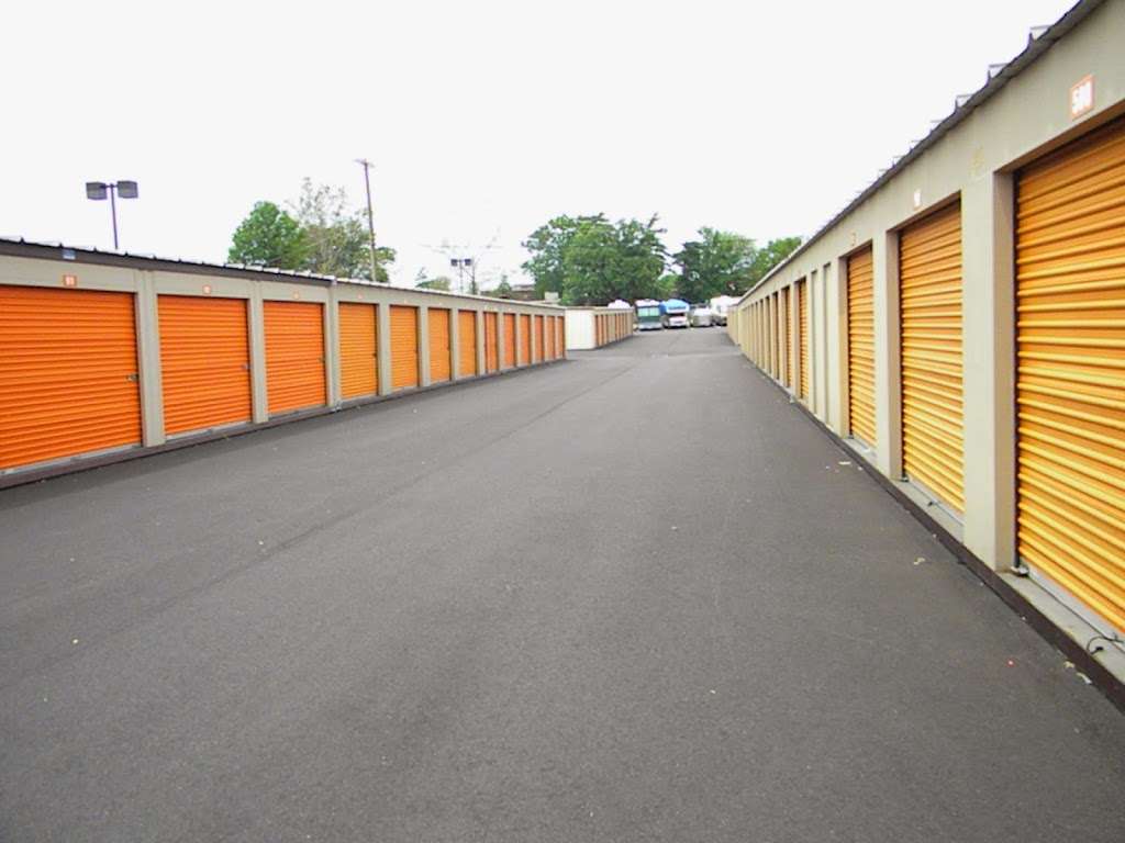 422 Spacemall Self Storage | 119 Montgomery Ave, Oaks, PA 19456 | Phone: (610) 650-0200