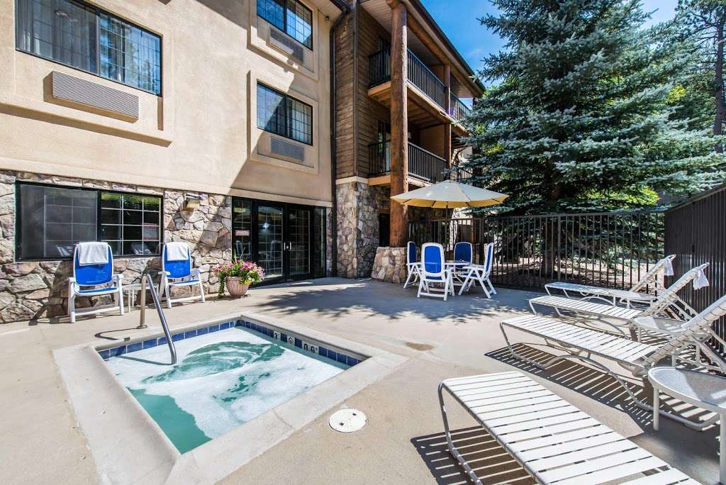 Comfort Suites Golden West on Evergreen Parkway | 29300 US-40, Evergreen, CO 80439 | Phone: (303) 526-2000