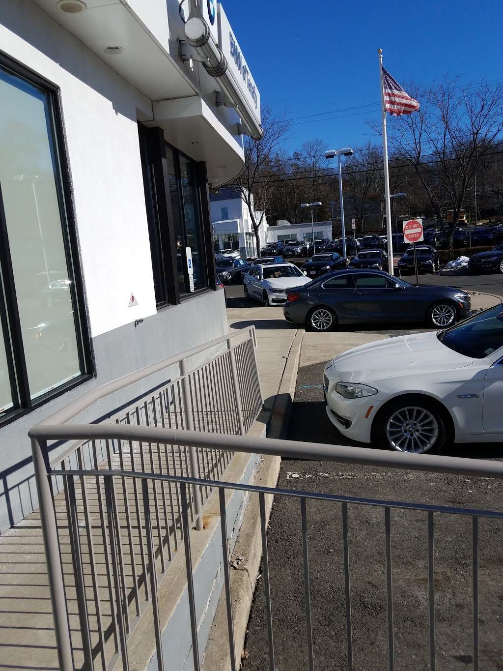 BMW of Tenafly | 301 County Rd, Tenafly, NJ 07670, USA | Phone: (201) 351-2900