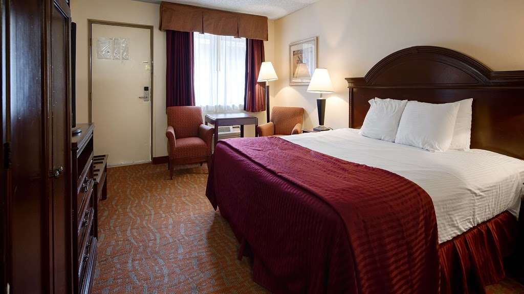 Best Western Princeton Manor Inn & Suites | 4191 US-1, Monmouth Junction, NJ 08852, USA | Phone: (732) 329-4555