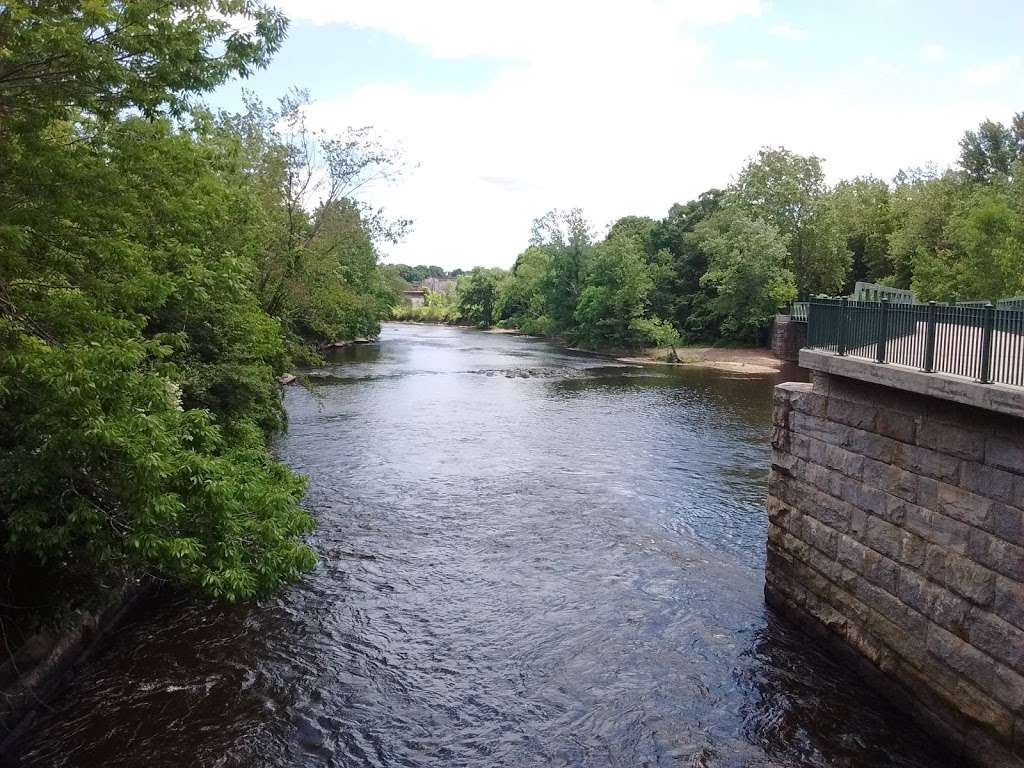 Blackstone River Bikeway Bike Path Parking | John Street Parking Area, John St, Lincoln, RI 02865, USA | Phone: (401) 222-6800