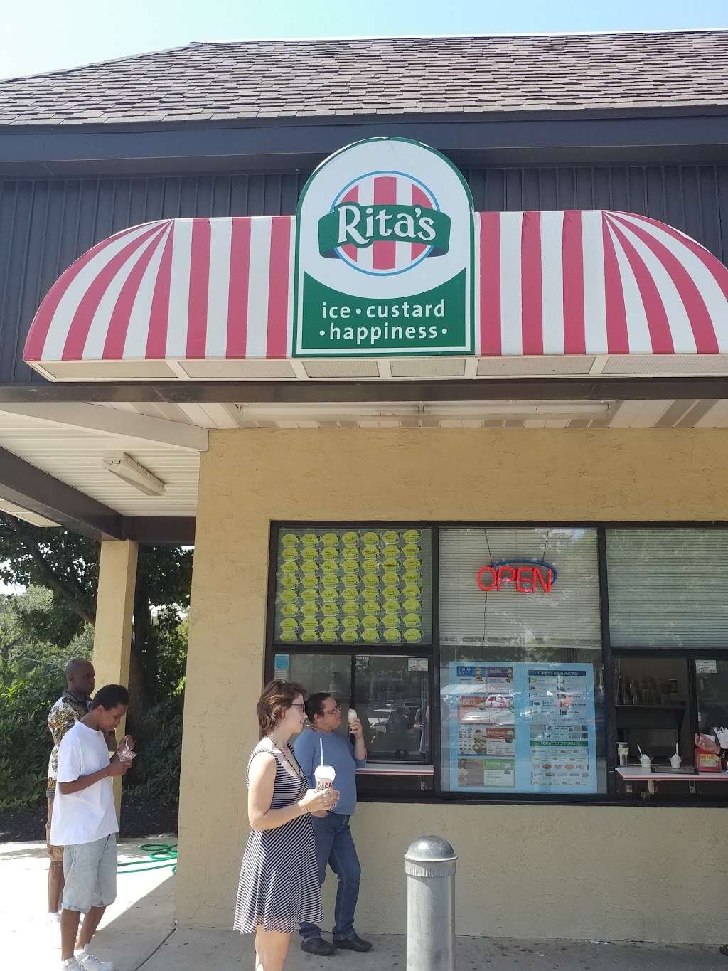 Ritas Italian Ice & Frozen Custard | 1400 Parkway Ave, Ewing Township, NJ 08628, USA | Phone: (609) 403-8943