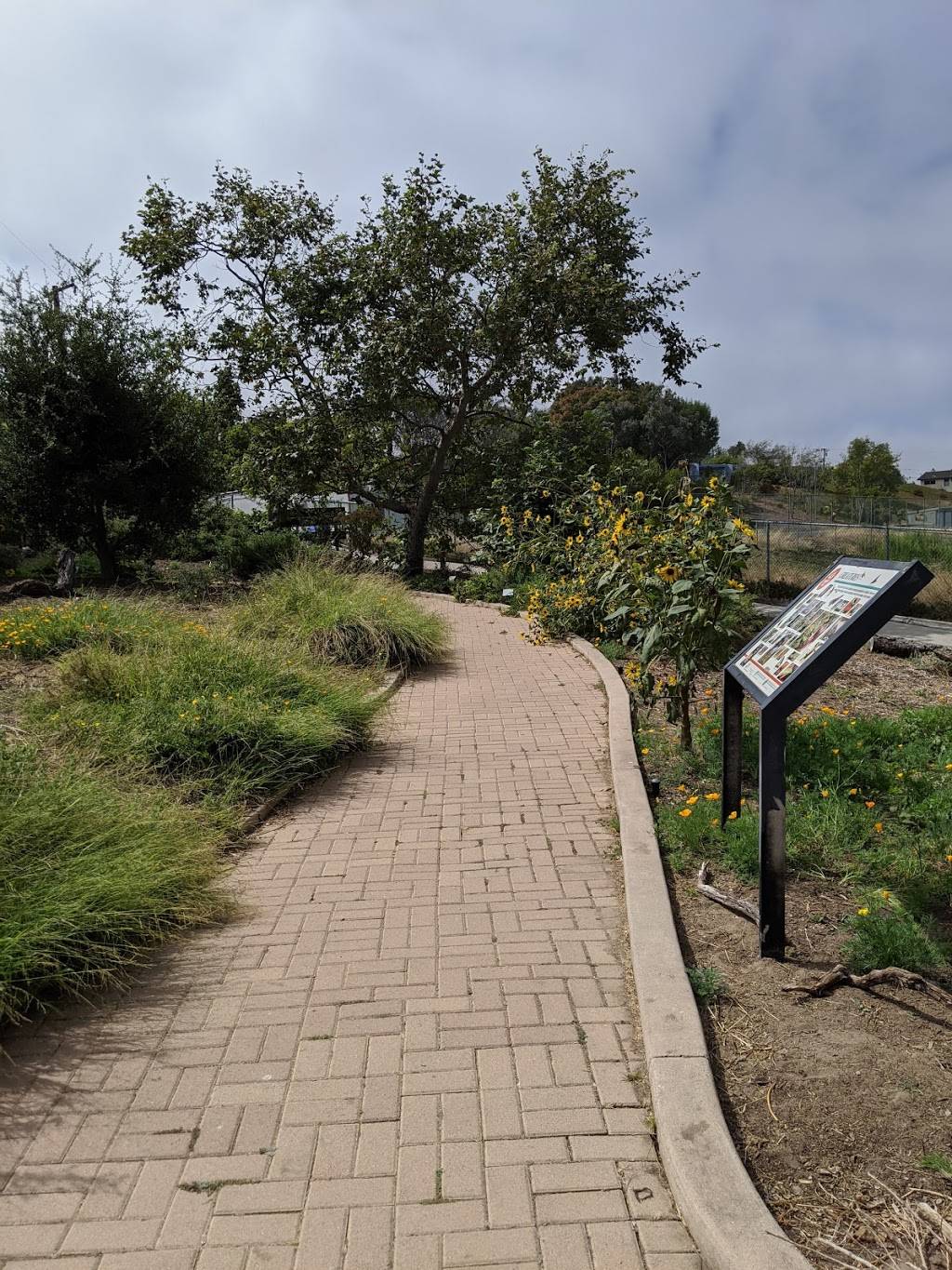 Manhattan Beach Botanical Garden | 1237 N Peck Ave, Manhattan Beach, CA 90266, USA | Phone: (310) 546-1354