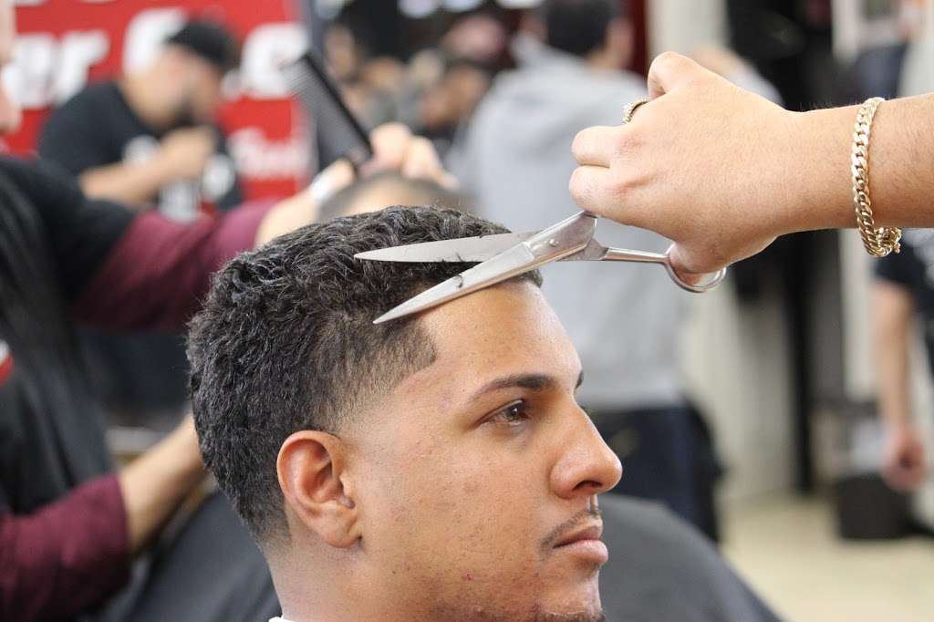 All Star Barber Shop Inc | 2031 Saxon Blvd #108, Deltona, FL 32725, USA | Phone: (386) 532-2887