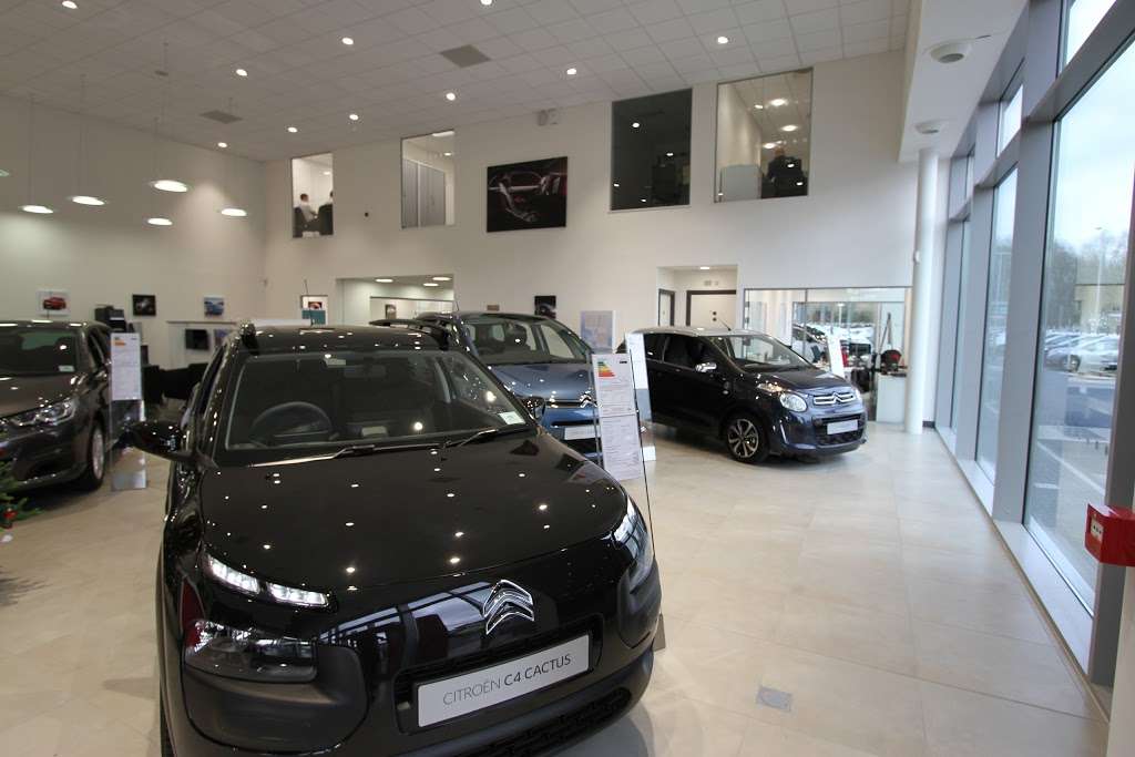 Robins & Day Citroen Chingford | Chingford Rd, Walthamstow, London E4 8SL, UK | Phone: 020 3621 4000