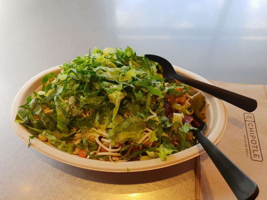 Chipotle Mexican Grill | 3846 Willow Rd, Glenview, IL 60025, USA | Phone: (847) 513-0016