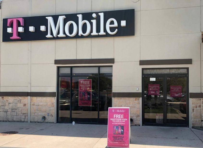 T-Mobile | 2525 W Anderson Ln Bldg 3 Ste 260, Austin, TX 78757, USA | Phone: (512) 323-2975