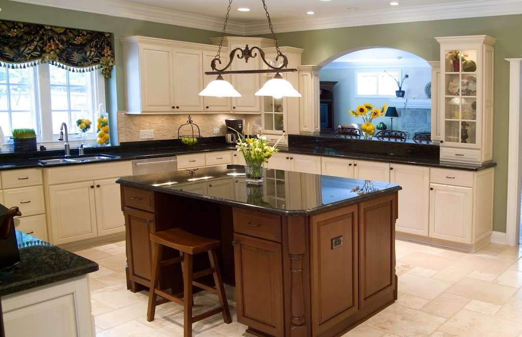 Colonial Kitchen & Bath Cabinetry, Inc | 2300 E Church St # 4, Sandwich, IL 60548 | Phone: (815) 786-9401