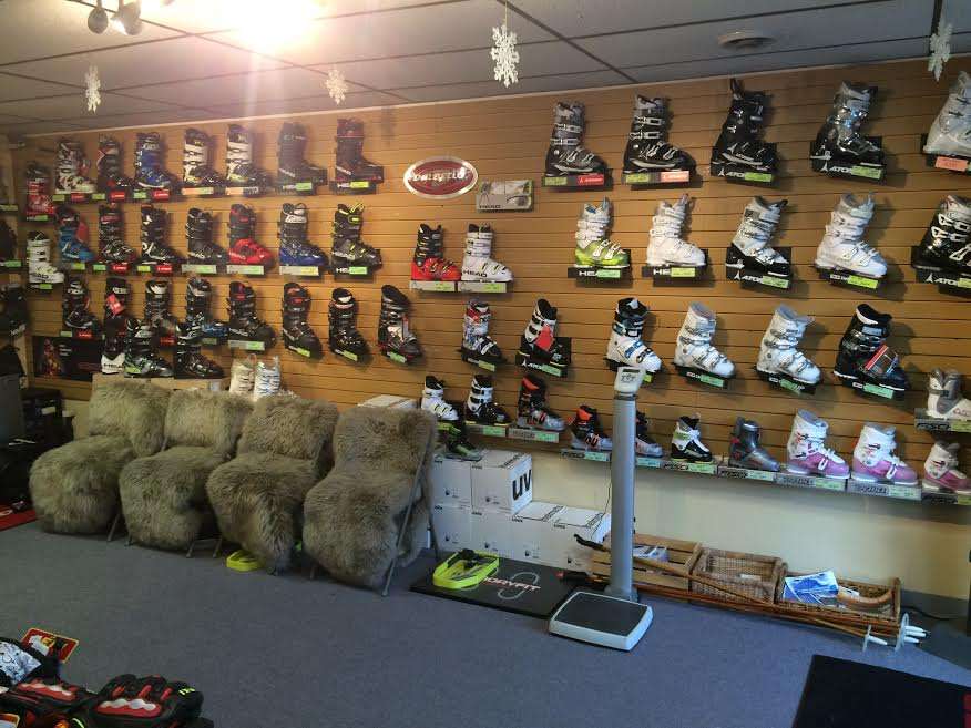 Winter Globe Sports | 6152 W Belmont Ave, Chicago, IL 60634, USA | Phone: (773) 736-0900