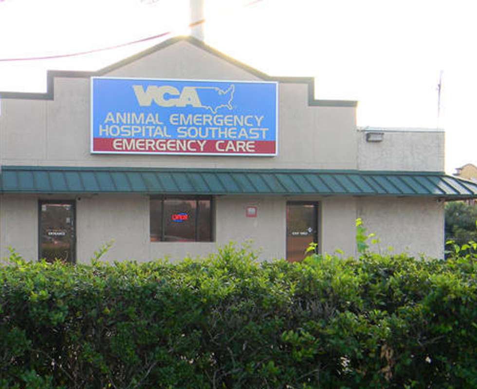 VCA Animal Emergency Hospital Southeast | 10331 Gulf Fwy, Houston, TX 77034, USA | Phone: (713) 941-8460