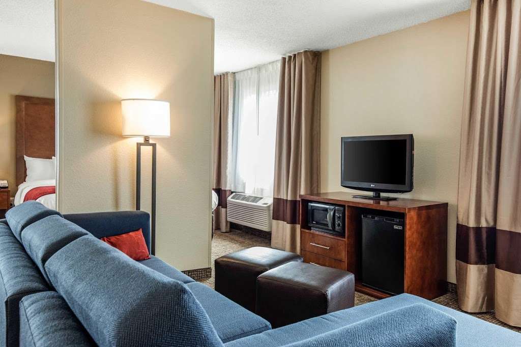 Comfort Inn | 100 E Shore Ct, La Porte, IN 46350, USA | Phone: (219) 326-7900