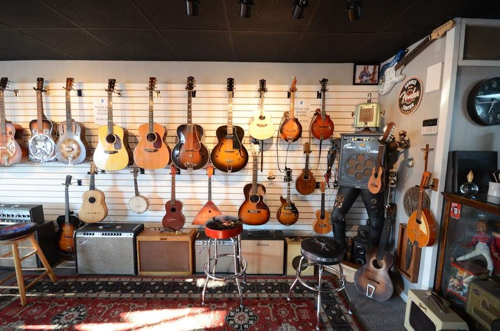 Center Stage Vintage Guitars | 998 S 10th St, Noblesville, IN 46060, USA | Phone: (317) 371-8956