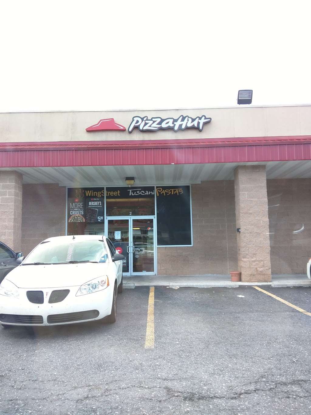 Pizza Hut | 1192 W Penn Ave Unit #2, Womelsdorf, PA 19567, USA | Phone: (610) 589-2380