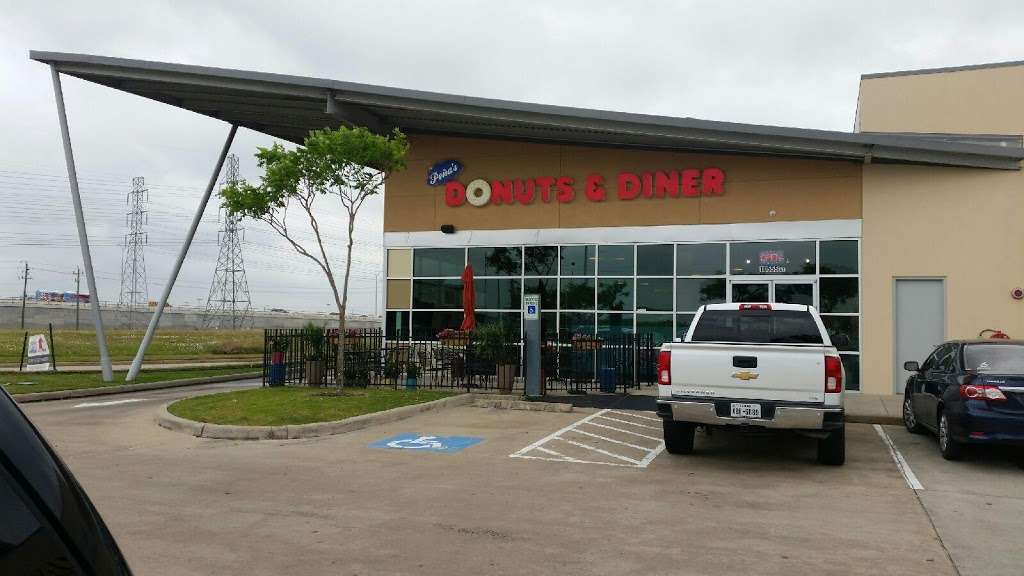 Peñas Donuts & Diner | 10555 Pearland Pkwy, Houston, TX 77089, USA | Phone: (832) 831-9630