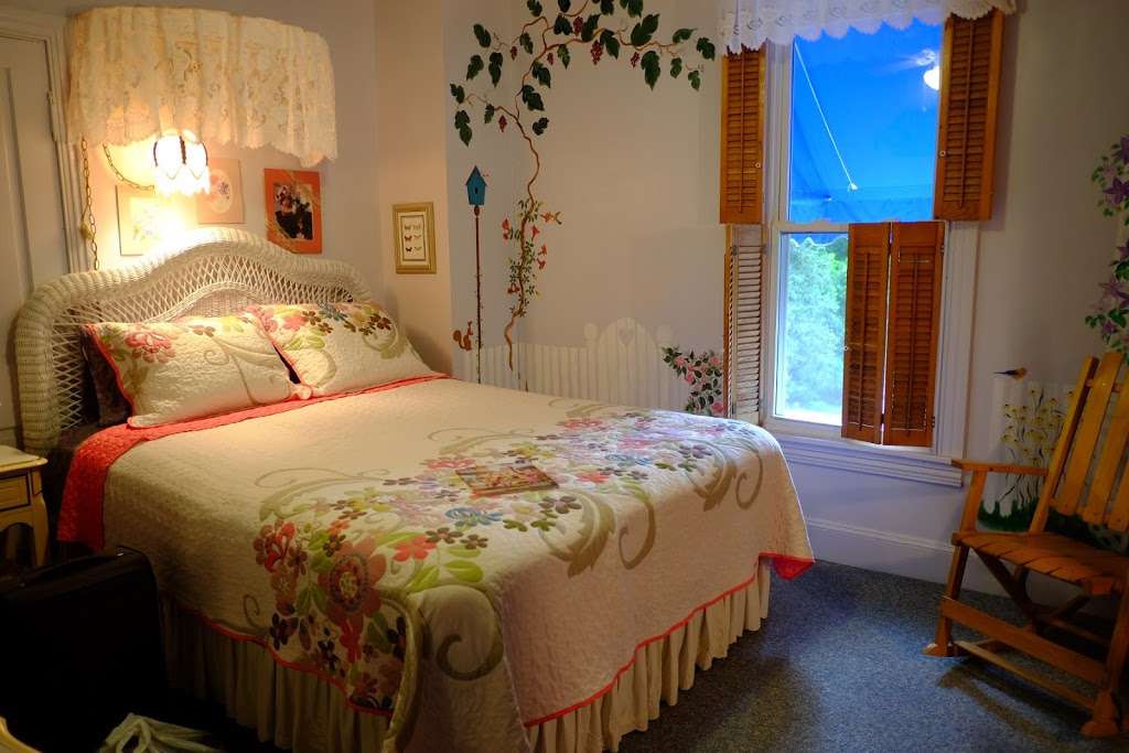 Olde Fogie Farm B & B | 106 Stackstown Rd, Marietta, PA 17547, USA | Phone: (877) 653-3644