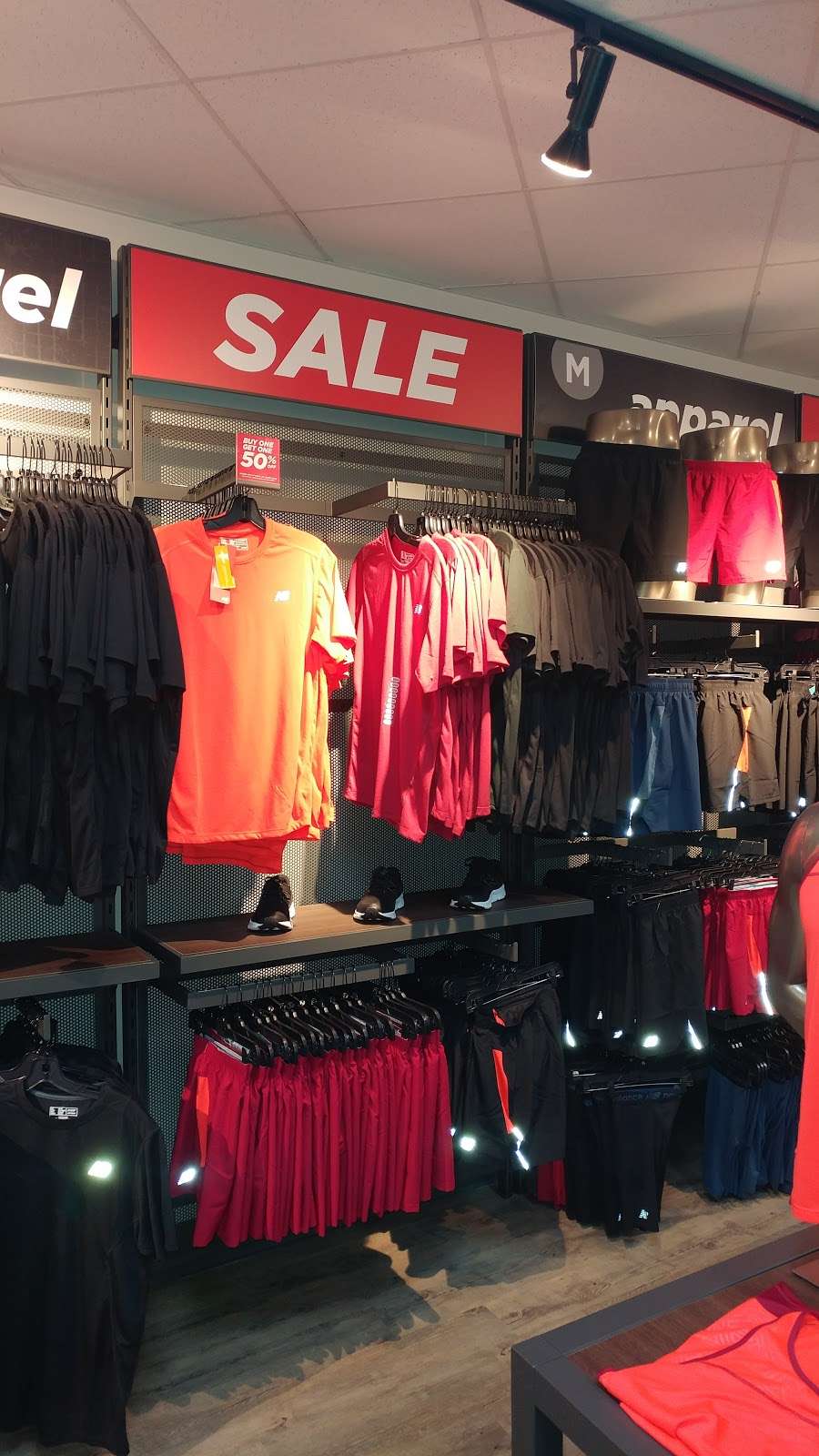 New Balance Factory Store Woodbury Commons | Woodbury Commons Premium Outlets, 177 Marigold Ct, Central Valley, NY 10917 | Phone: (845) 928-1122