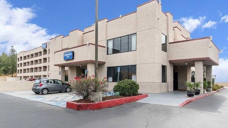 VICTORIAS INN???? | 2000 Ostrems Way, San Bernardino, CA 92407, USA | Phone: (909) 880-8425