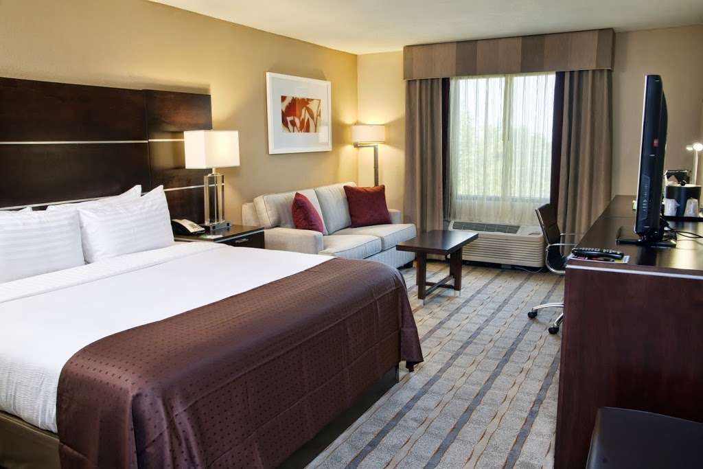 Holiday Inn Charlotte Airport & Conference Center | 2707 Little Rock Rd, Charlotte, NC 28214 | Phone: (704) 394-4301