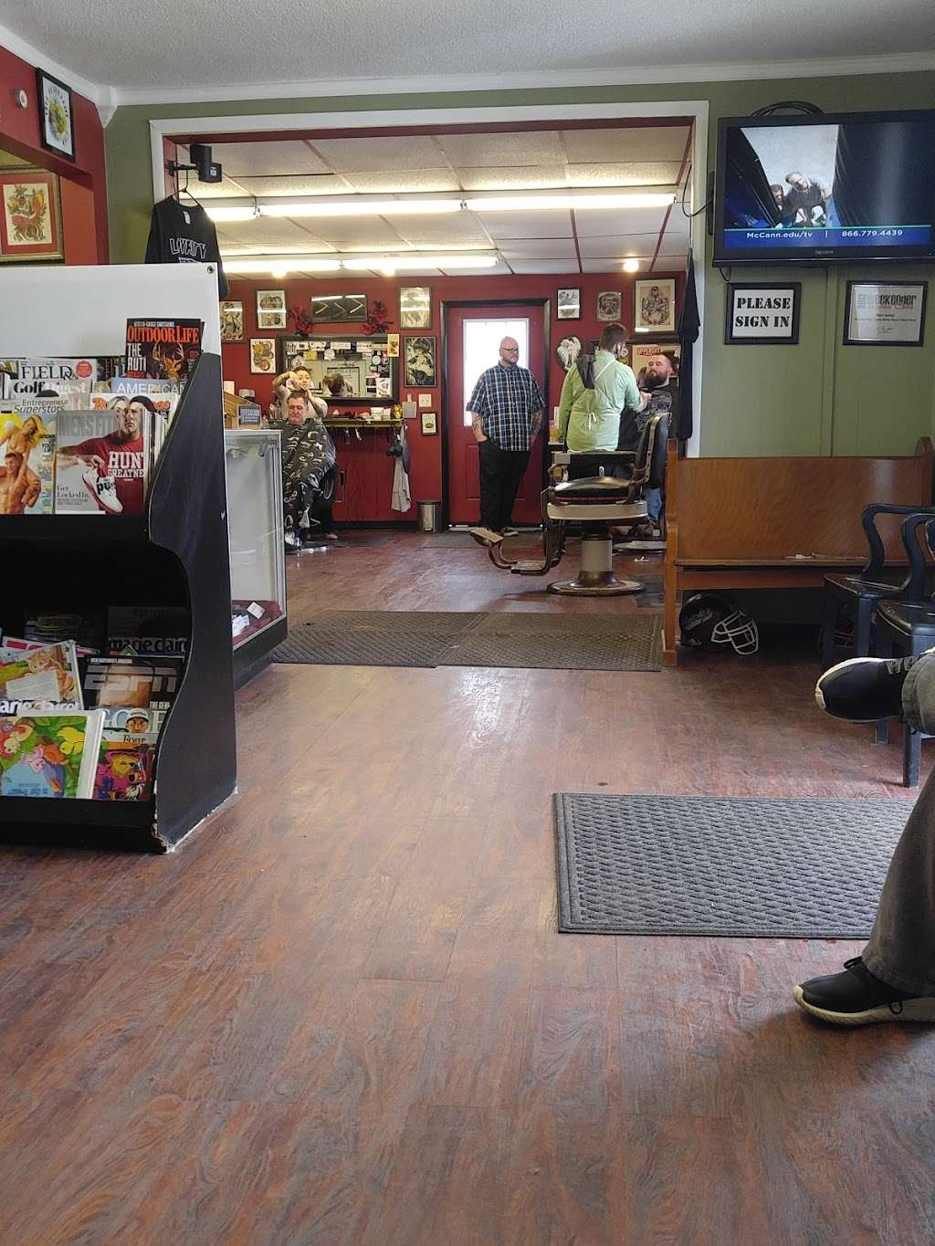 Loyalty Barber Shop & Shave Parlor | 7 Kennedy Dr, Archbald, PA 18403, USA | Phone: (570) 877-7333