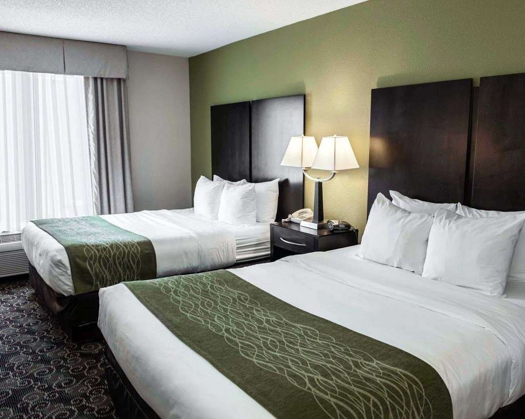 Comfort Suites | 500 W Northfield Dr, Brownsburg, IN 46112, USA | Phone: (317) 852-2000