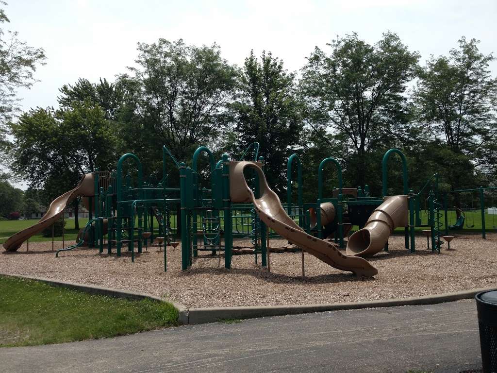 Hartmann Park | 292 Oakwood Rd, Vernon Hills, IL 60061 | Phone: (847) 996-6800