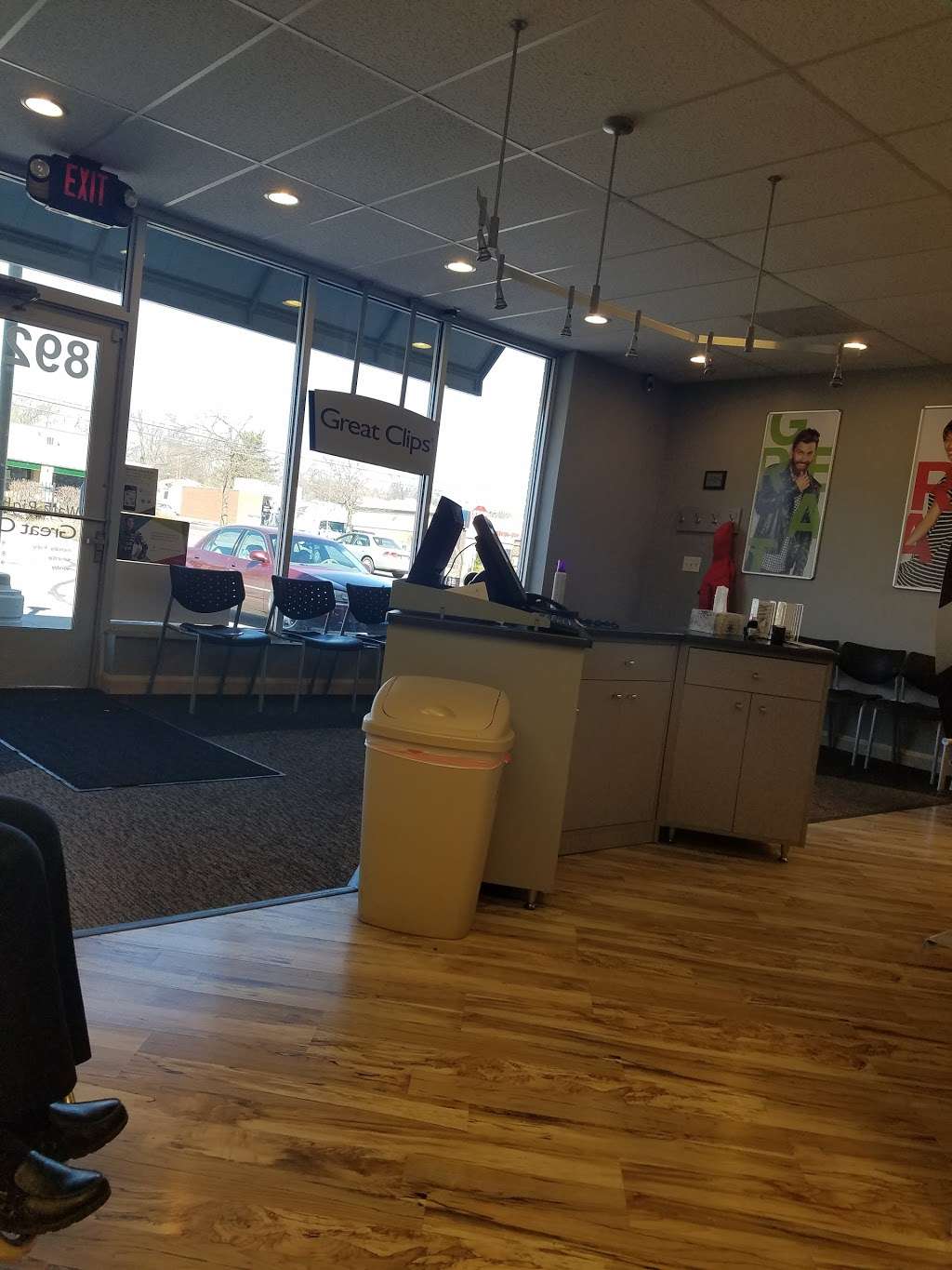 Great Clips | 8921 W 95th St, Overland Park, KS 66212 | Phone: (913) 642-1515