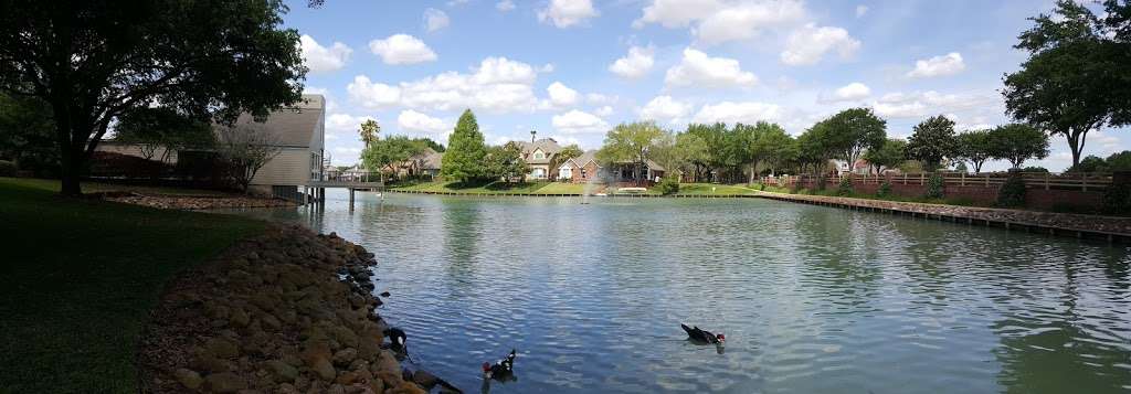 Sugar Lakes Park | 120 Bay View Dr, Sugar Land, TX 77478, USA | Phone: (281) 275-2825