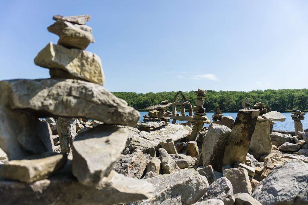 Beach of Little Rock Men | Hardwick Township, NJ 07825, USA