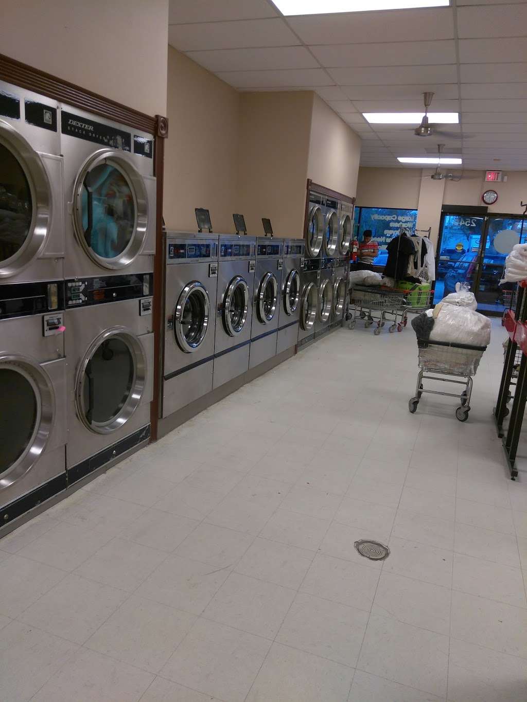 Lake Worth Laundry Co | 2545 N Dixie Hwy, Lake Worth, FL 33460, USA | Phone: (561) 588-9274