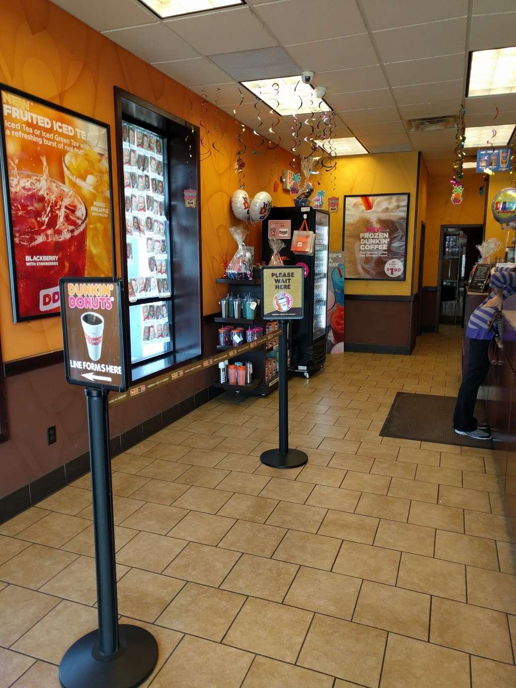 Dunkin Donuts | 1600 Hillside Avenue, New Hyde Park, NY 11040, USA | Phone: (516) 352-2600