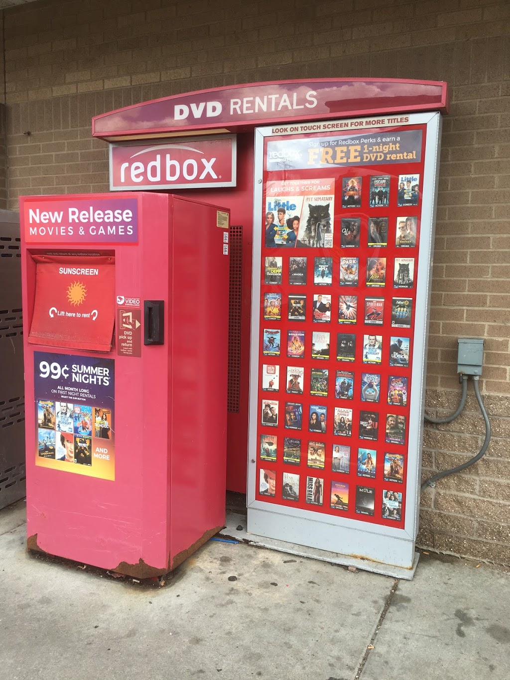 Redbox | 200 Wabasha St S, St Paul, MN 55107, USA | Phone: (866) 733-2693