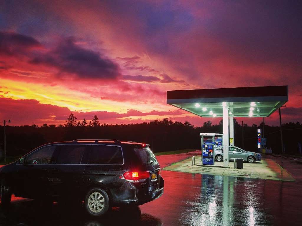 Exxon | Pennsylvania 524, I-81, Dalton, PA 18414, USA | Phone: (570) 563-3699