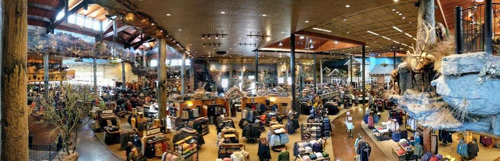 Bass Pro Shops Tracker Boat Center | 1133 N Dobson Rd, Mesa, AZ 85201, USA | Phone: (602) 606-5600