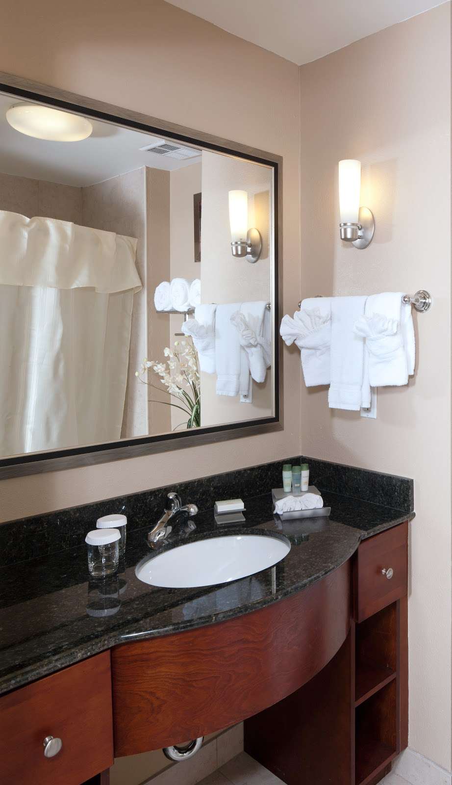 Homewood Suites by Hilton Boston / Andover | 4 Riverside Dr, Andover, MA 01810, USA | Phone: (978) 475-6000