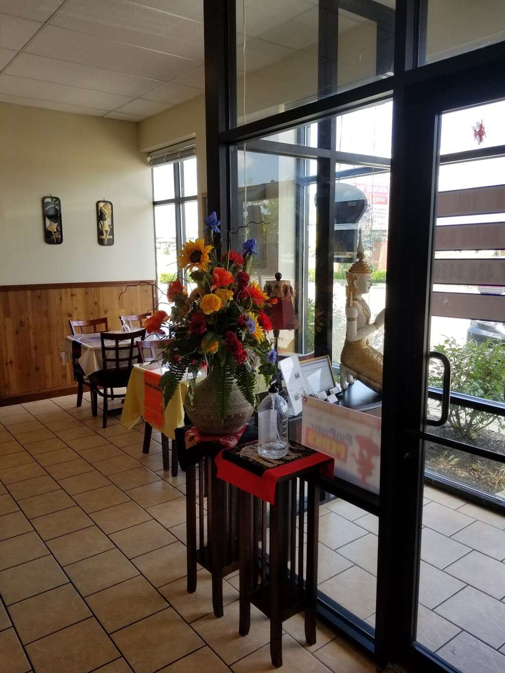 Thai Lanna | 9655 E US Hwy 36 Ste I, Avon, IN 46123 | Phone: (317) 426-3420