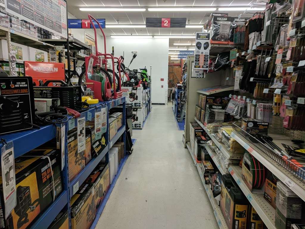 Harbor Freight Tools | 10826 North Fwy, Houston, TX 77037, USA | Phone: (281) 405-0887