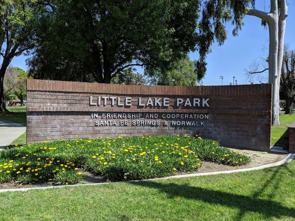 Little Lake Park | 10900 Pioneer Blvd, Santa Fe Springs, CA 90670, USA | Phone: (562) 941-9585