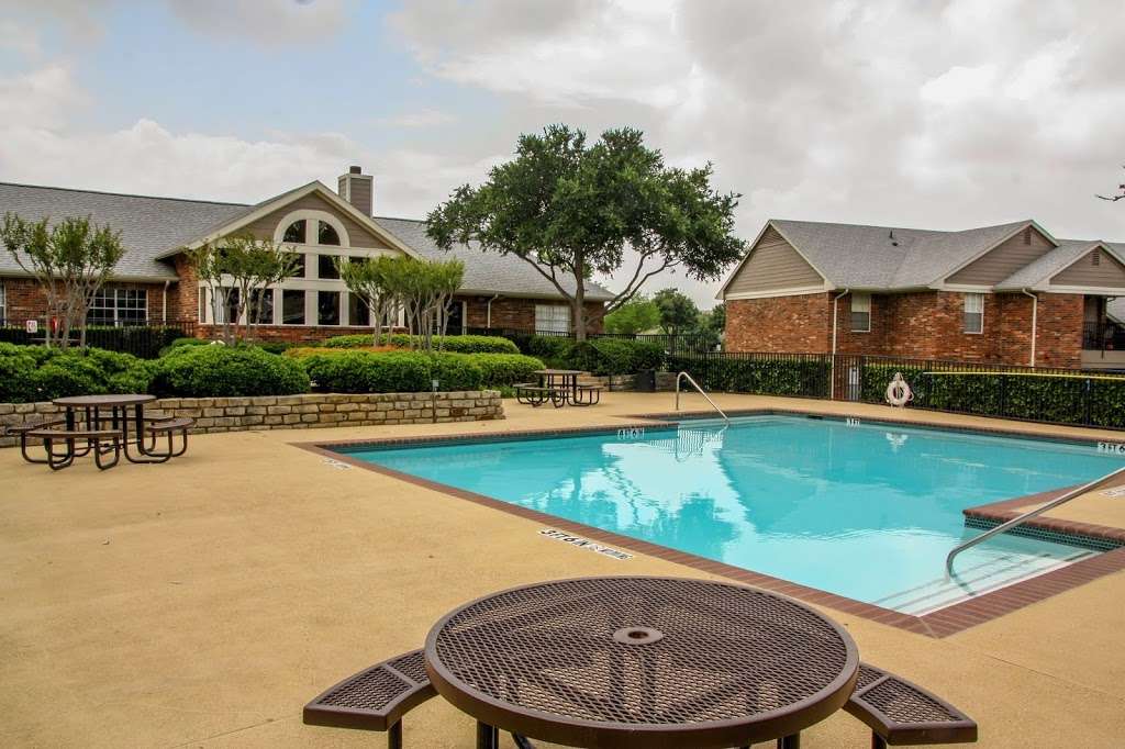 Hebron Trails Apartments | 1109 E Hebron Pkwy, Carrollton, TX 75010, USA | Phone: (972) 521-3939